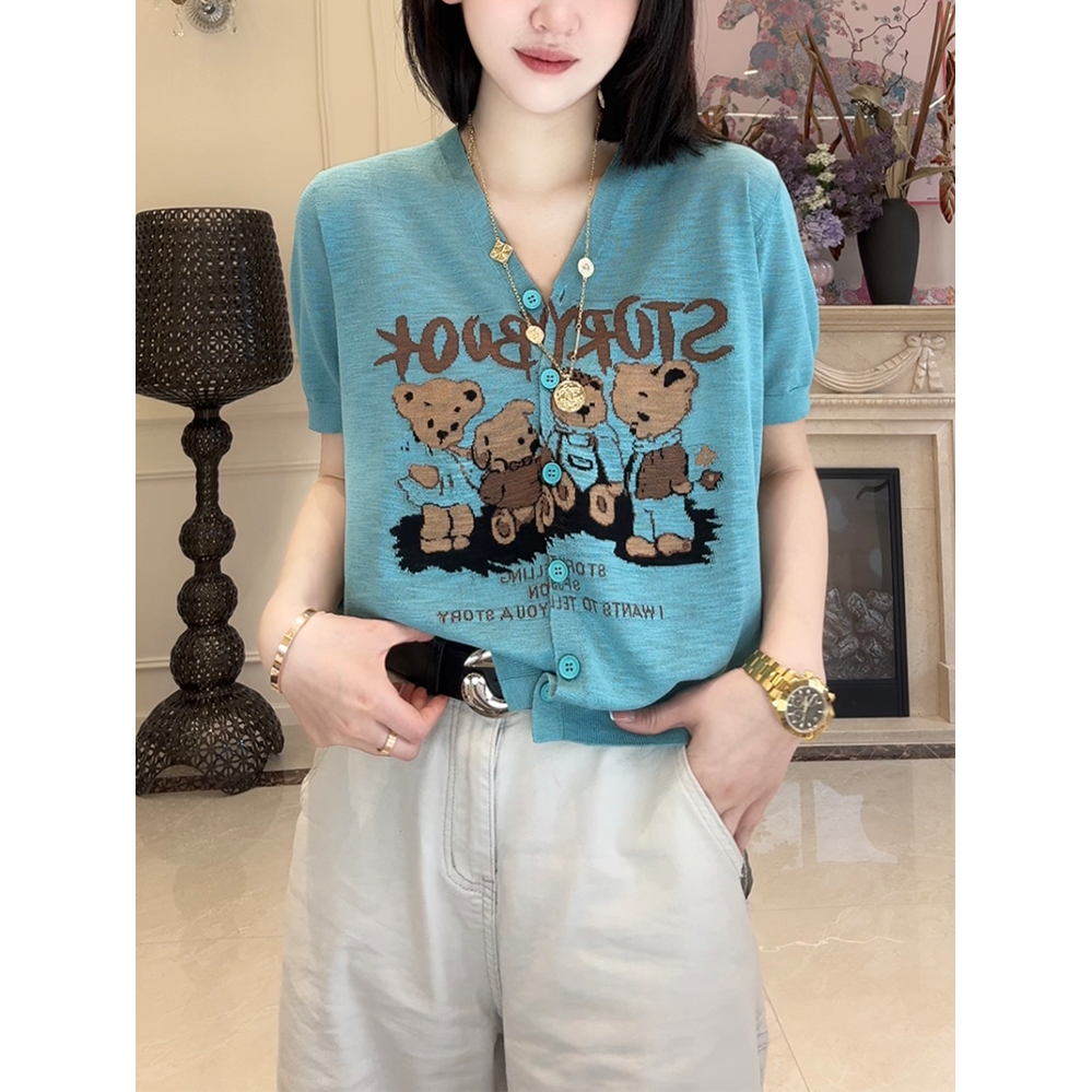 湖蓝色卡通小熊V领短袖针织开衫女2026夏季新款时尚百搭减龄上衣