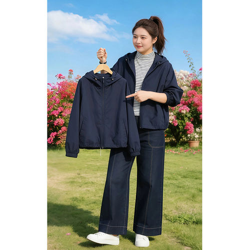 巨好看的休闲连帽冲锋衣外套女