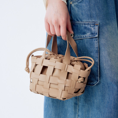 手拎缕空小包百搭通勤网格包