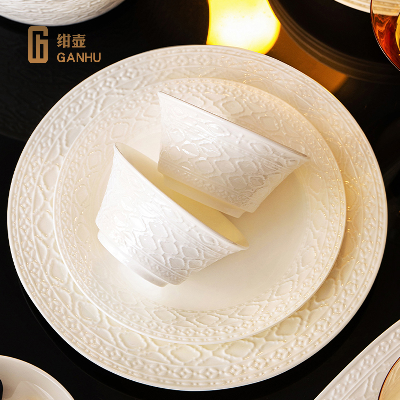 绀壶碗碟套装家用轻奢2025新款景德镇陶瓷餐具碗盘乔迁高级感骨瓷