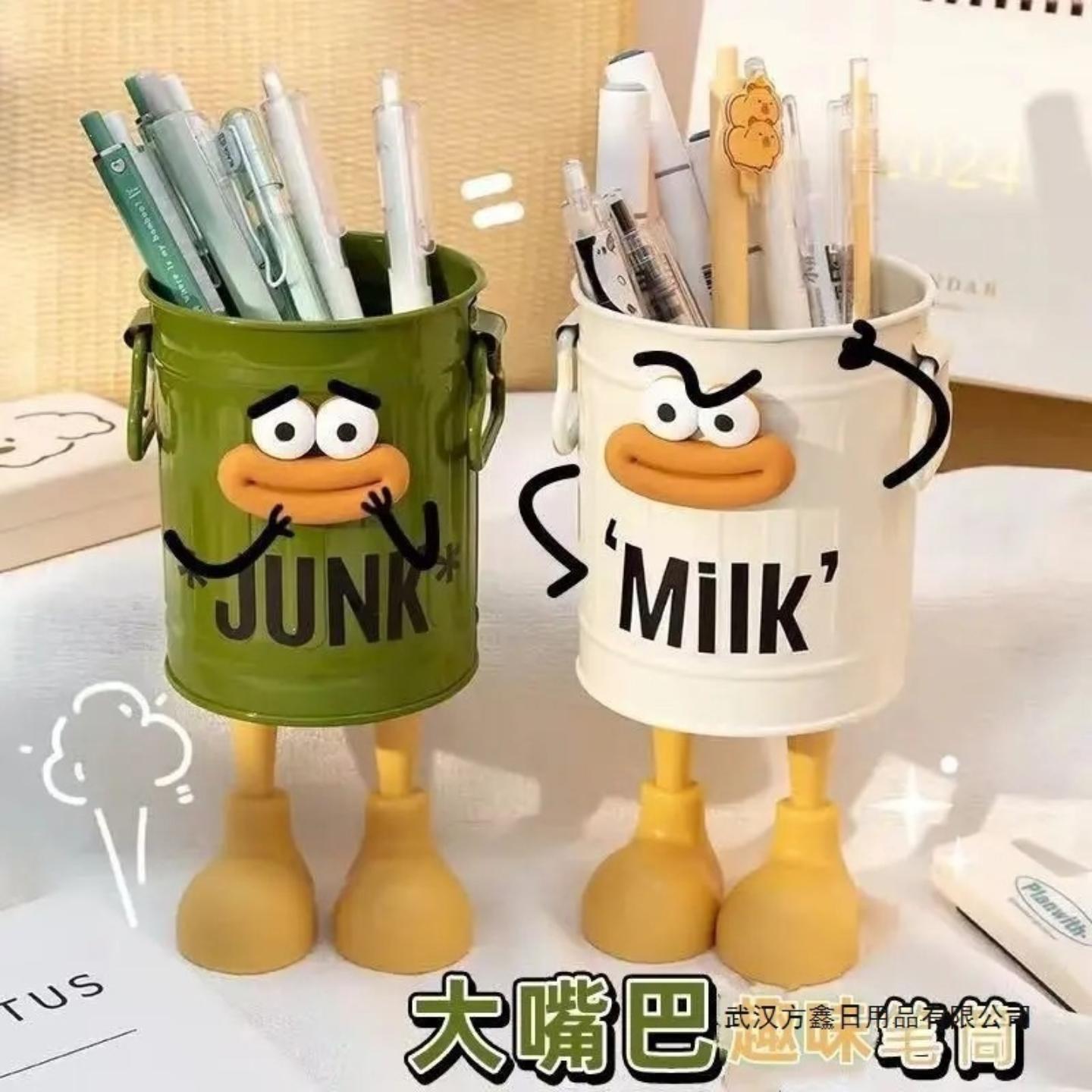 可爱笔筒搞怪大嘴表情学生桌面