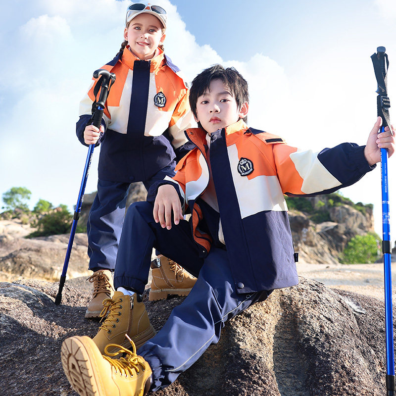 中小学生冬季冲锋衣套装幼儿园服