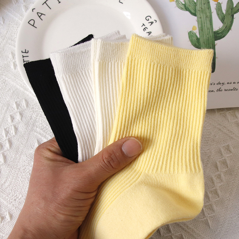 米白色中筒袜女士纯棉材质