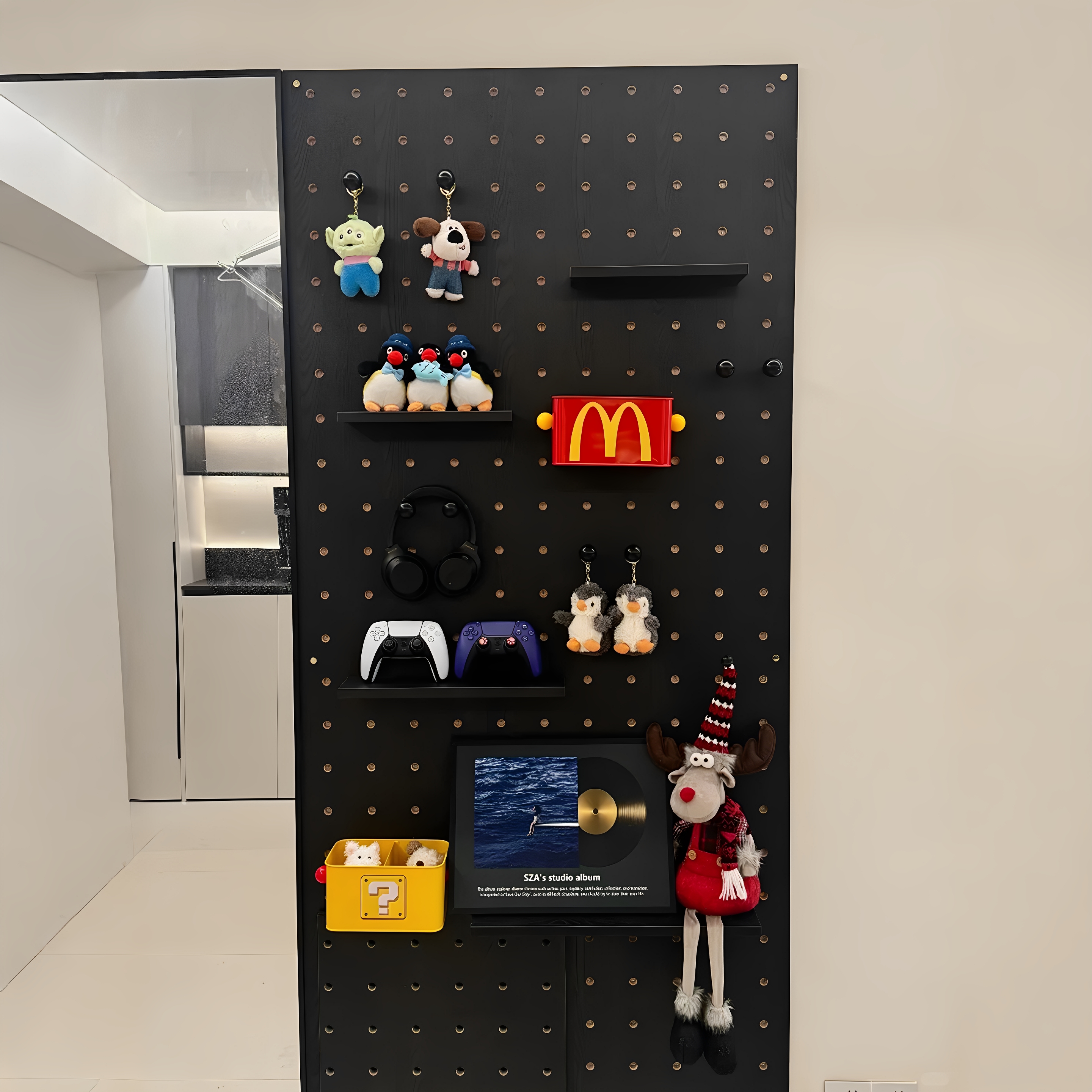 入户玄关洞洞板定制置物架木质展示墙2025新款收纳架墙上墙面壁挂