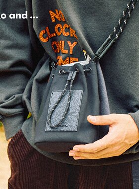 niko and ...单肩包新款时尚抽绳休闲便携斜挎包130126