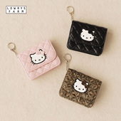 Sanrio联名2025新款 LOWRYS FARM Kitty菱格卡包挂件收纳包580257
