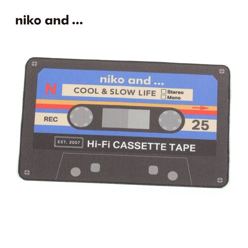 niko and ... 小地毯2025新款复古创意趣味磁带地垫591340