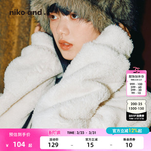 新款 ...卫衣女2025冬季 毛绒亨利领舒适保暖上衣596076 and niko