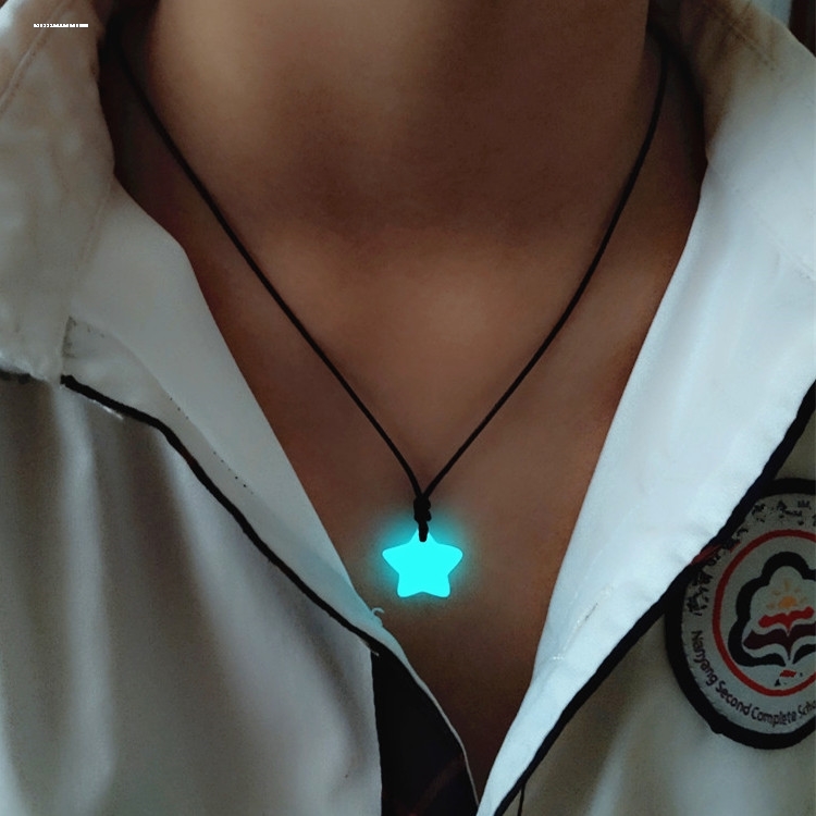 夜光五角星荧光男女项链发光石幸运星星吊坠少女心学生闺蜜礼物