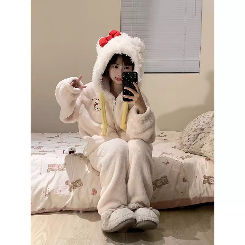 可爱凯蒂猫连帽珊瑚绒睡衣女