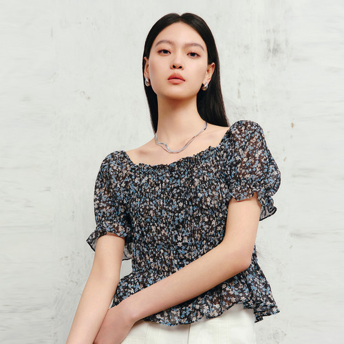 丽雪leisure2026夏季新款泡泡袖方领碎花衬衣套头短款小衫女