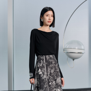 【莱赛尔】丽雪leisure2026春季新款荡领T恤褶皱不规则上衣女