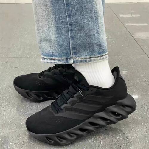 adidas/ 阿迪达斯 Switch FWD 男子轻便透气运动休闲跑步鞋ID1779