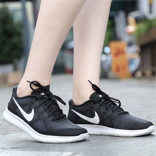 NIKE/耐克FREE MOTIO赤足男女透气网面舒适休闲跑步鞋880840-001