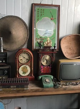 老物件民俗怀旧7080年代农村老式电视机老算盘煤T油灯装饰摆件大