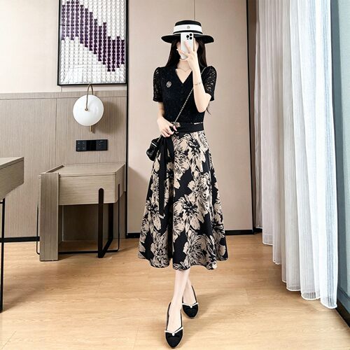 法式优雅V领蕾丝拼接碎花A字连衣裙女夏季高腰显瘦气质中长款裙