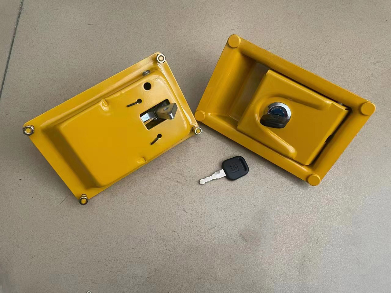 挖掘机柳工CLG906 908 921 920 922 925 936C/D/E 边门锁侧边盖锁