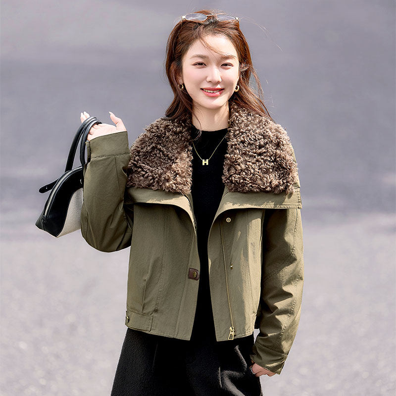 翻毛领军绿色派克羽绒服女款短款冬季2026新款今年流行爆款小个子