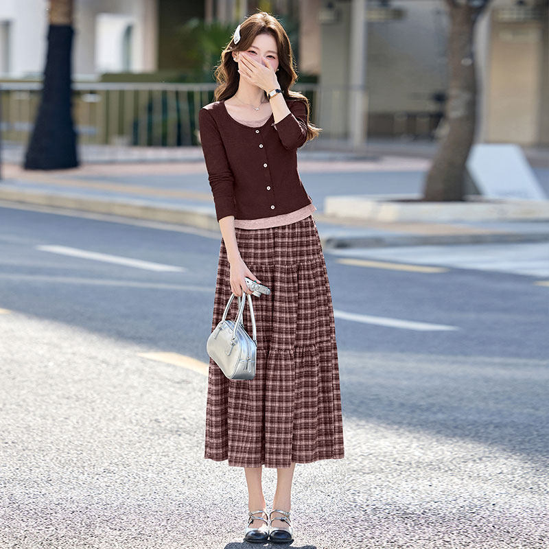 春季上下两件套连衣裙女装2026新款今年流行爆款超火穿搭一整套裙