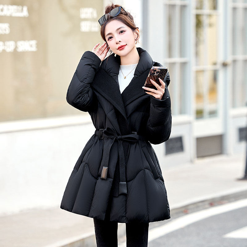 90鹅绒女款针织拼接中长羽绒服