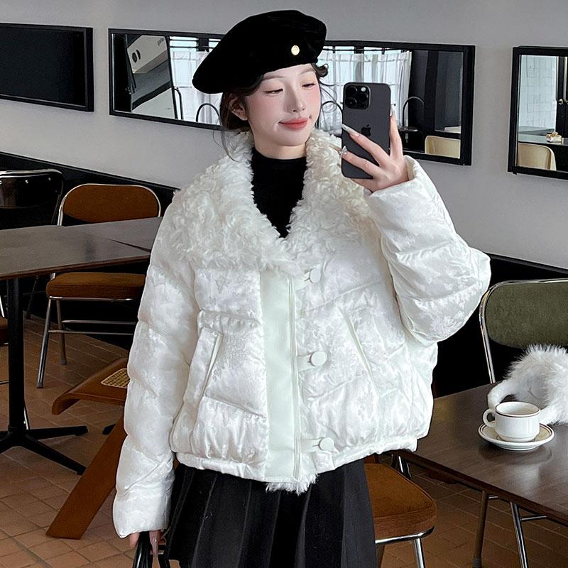 高端羊卷毛大翻领提花国风羽绒服