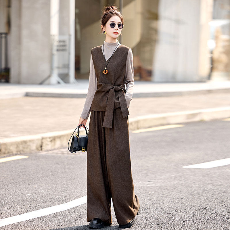 春装搭配一整套马甲T恤阔腿裤2026新款高级感轻奢三件套女装套装