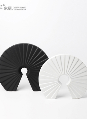 黑白色扇形新中式风电视柜摆件