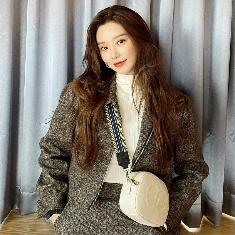 雅莉格丝elegance2021新款百搭小斜挎单肩女时尚高级手提相机包