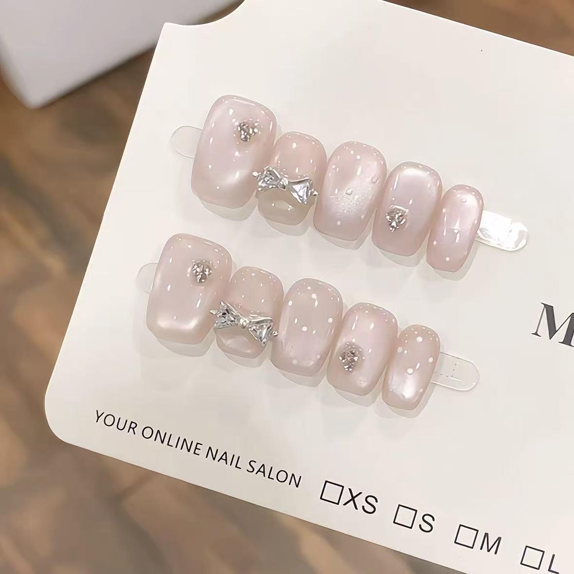 『蜜桃女孩』春夏新款蝴蝶结玻璃珠猫眼纯手工穿戴美甲贴片简约