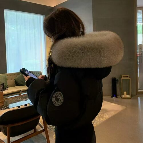 张BB同款大毛领连帽短款棉服女