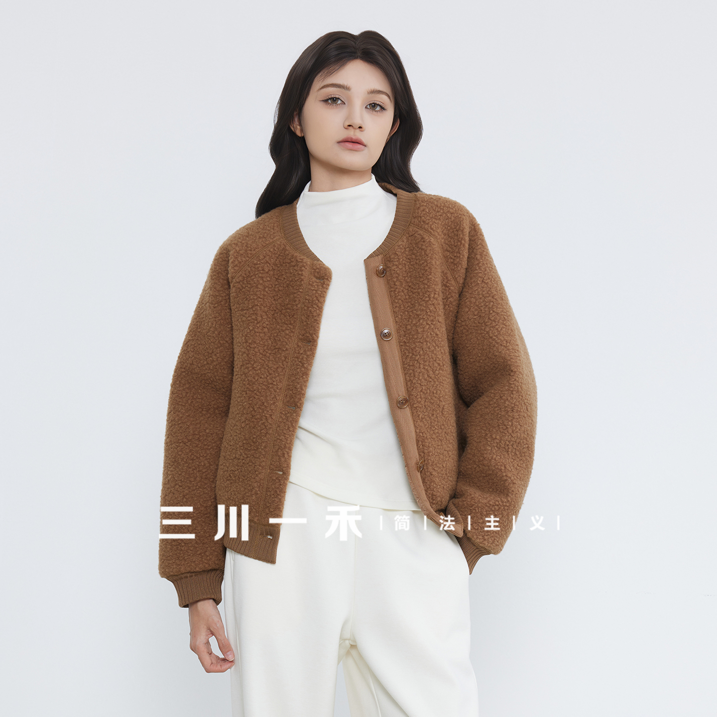 三川一禾女士圆领时尚羽绒服