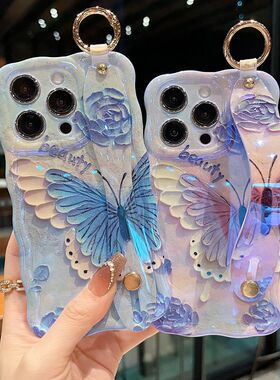 适用苹果系列iPhone16新款手机壳15pro14promax时尚玫瑰蓝蝴蝶13pro16promax精孔透气扭扭边腕带支架保护套