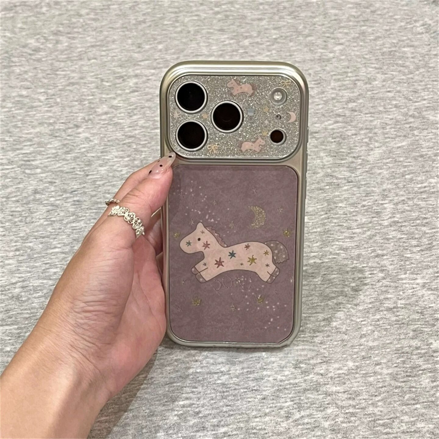 适用苹果系列iPhone17新款手机壳16promax14pro可爱风电镀闪粉星星小马15promax13pro半包大孔防摔网红保护套