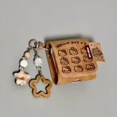 2代 适用Airpods pro3耳机保护套秋冬棕色HelloKitty苹果耳机套AirPods1 3保护壳带吊坠airpods4代蓝牙耳机壳