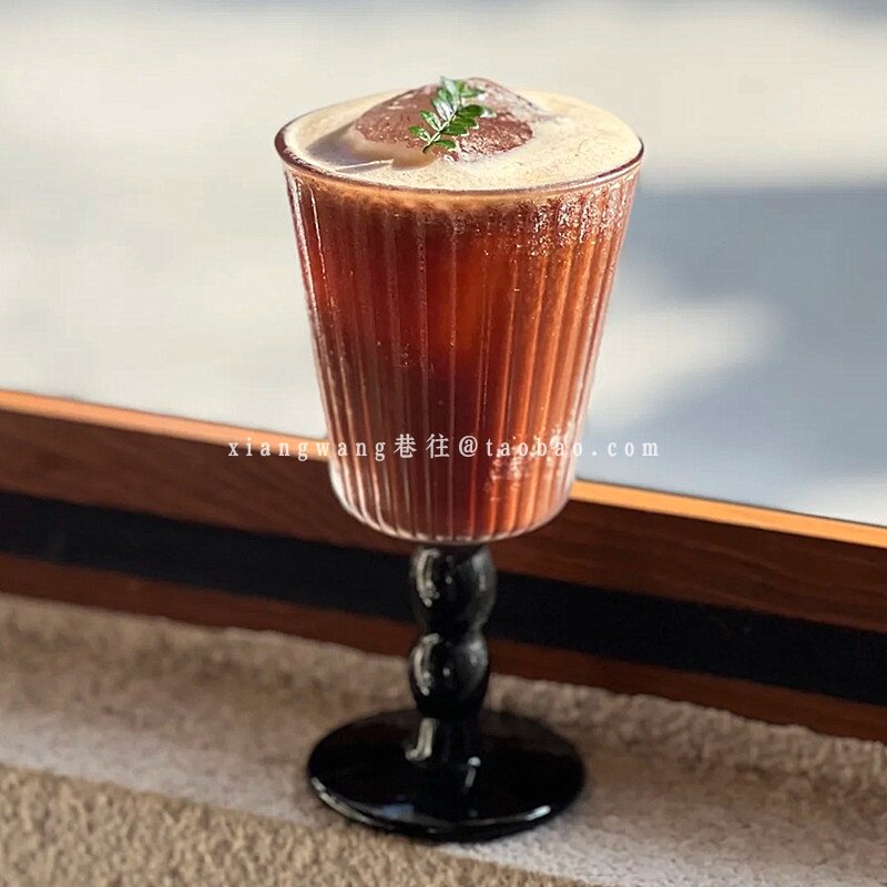 复古ins风竖纹黑色高脚杯轻奢