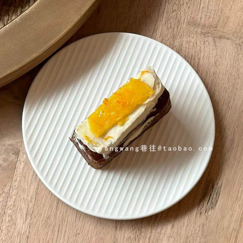 盘子陶瓷甜品盘圆形纯白简约餐盘