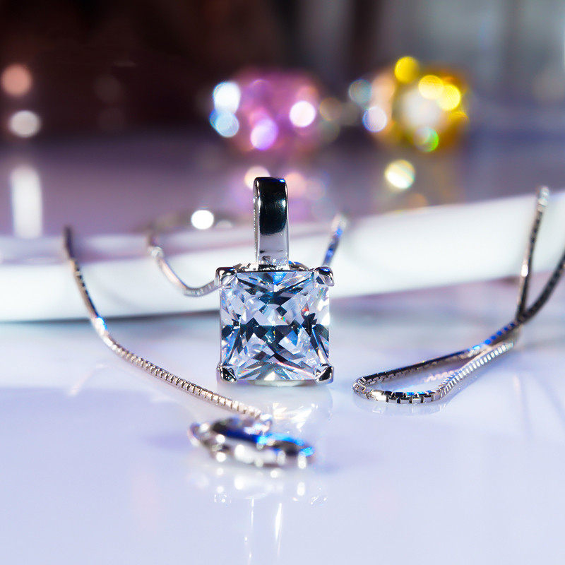 18K金进口莫桑石方糖项链AU750白金1克拉公主方吊坠锁骨链时尚女