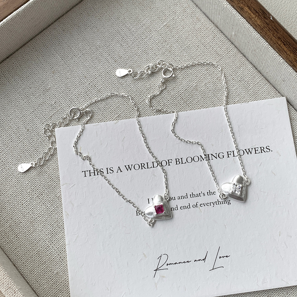 S925纯银精致优雅拉丝桃心手链女