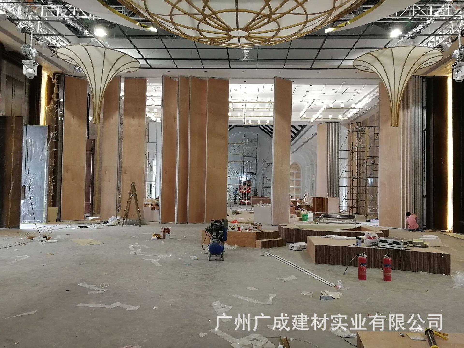 深圳活动隔断厂家酒店移动隔墙会议室活动隔断墙宴会厅可折叠移门