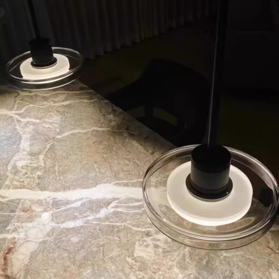 北欧现代简约玻璃单头餐厅吊灯