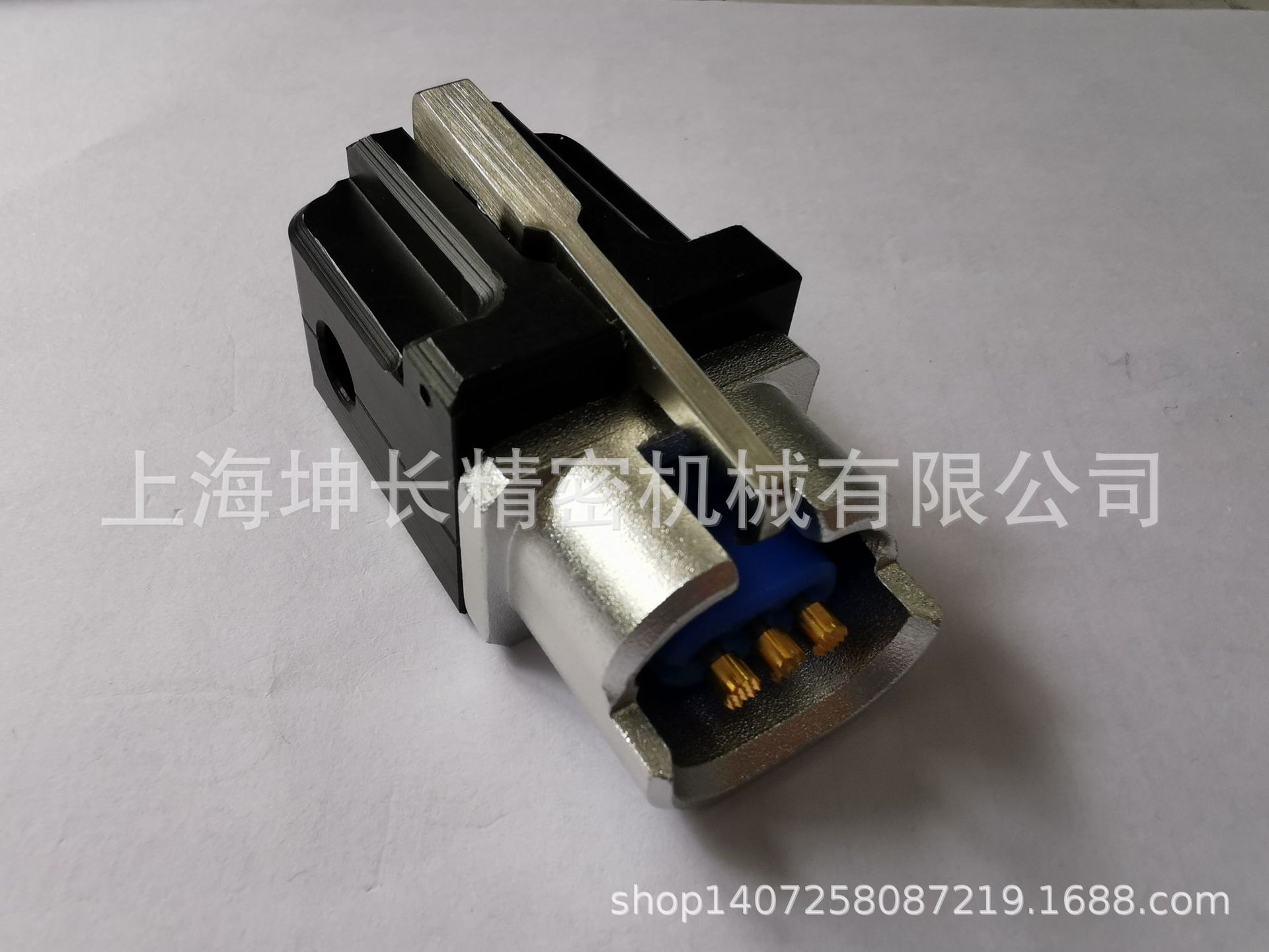 铝合金机加汽车线束插头