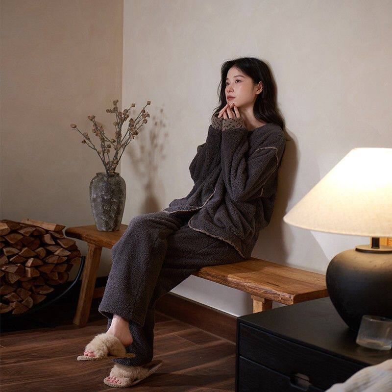 莎倩半边绒睡衣女秋冬季新款加绒加厚珊瑚绒保暖可外穿家居服套装