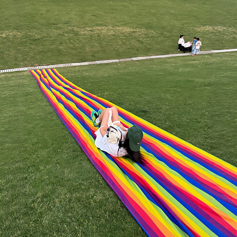 儿童彩虹滑草布公园草坪滑草垫子幼儿园春游野餐亲子户外活动道具