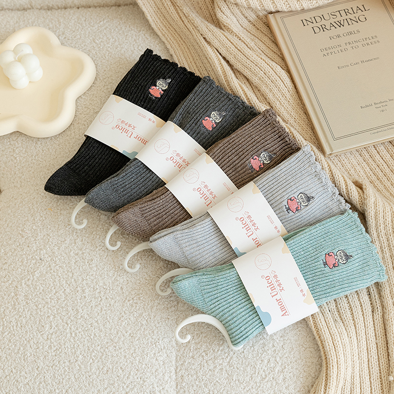 2024秋冬新款时尚百搭中筒袜