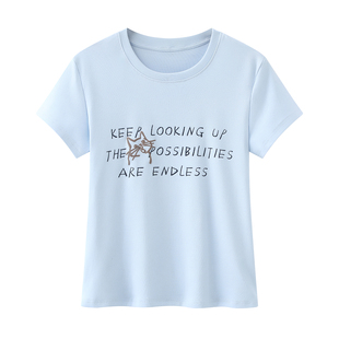 麦の明媚感穿搭浅蓝色T恤2026春夏新款简约圆领字母短袖上衣女