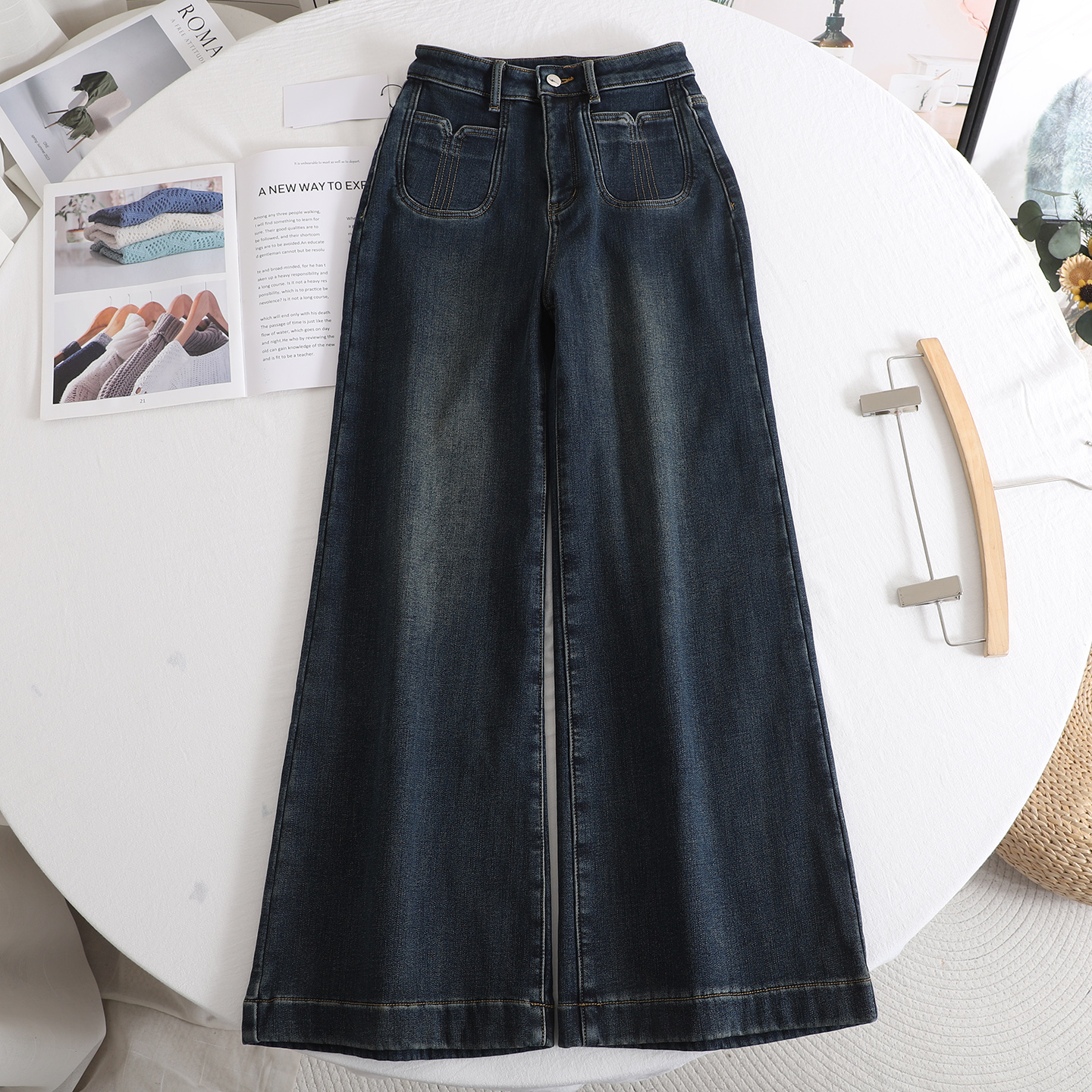 加绒加厚松弛感高腰微喇牛仔裤女