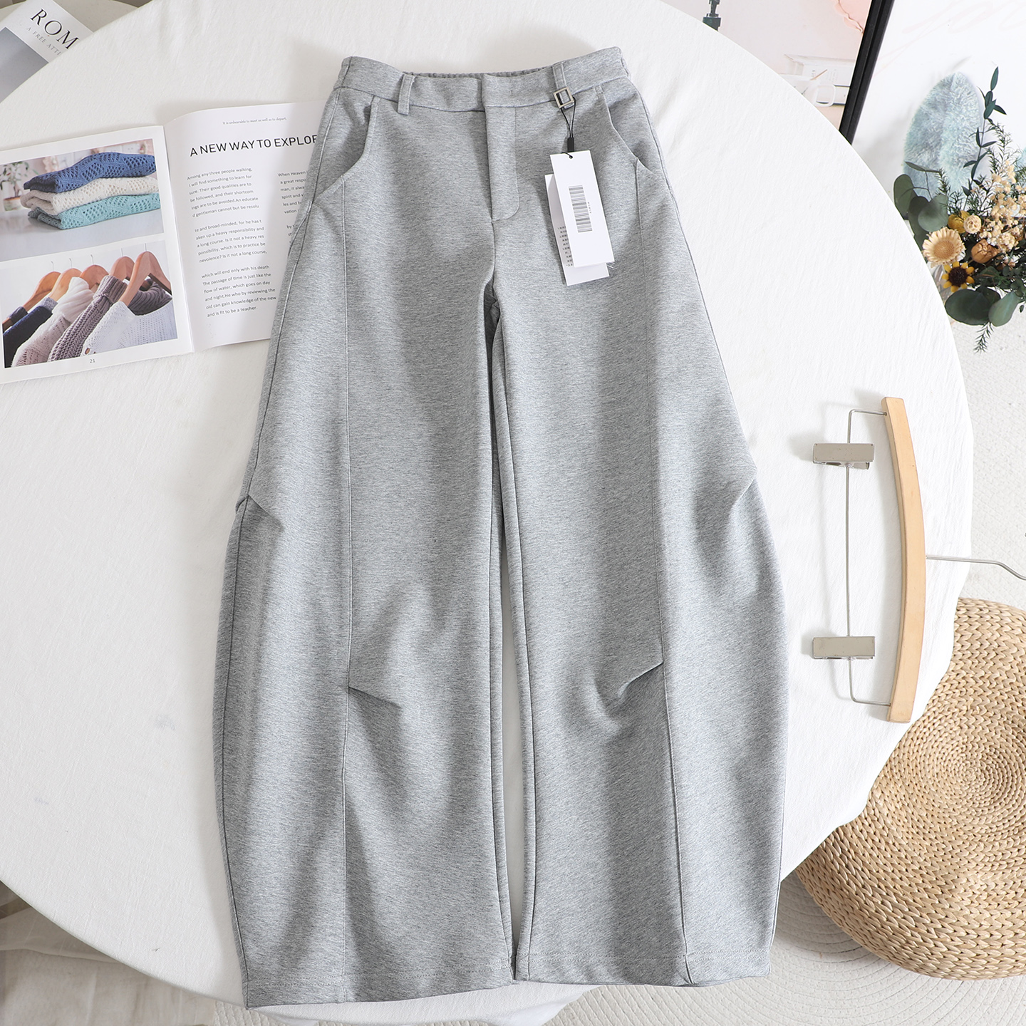 高腰显瘦百搭弯刀褶皱休闲长裤