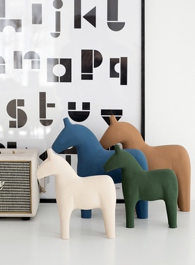 北欧风格小木马摆件 玄关轻奢装饰品 莫兰迪色木制品家居客厅软装