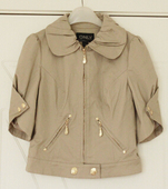 专柜正品 浅卡其色圆领拉链装 2025年新款 饰七分袖 淑女短外套