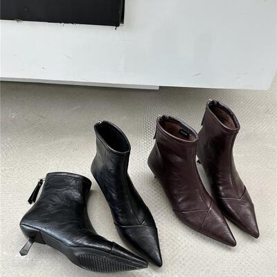 尖头细跟拼接短筒靴韩拉玛法式